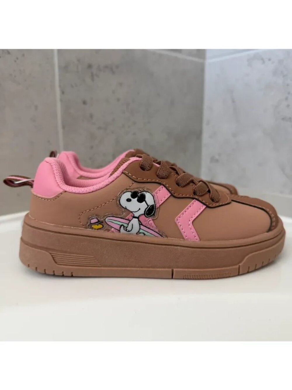 Peanuts Snoopy Girls Slip On Sneakers Size 12